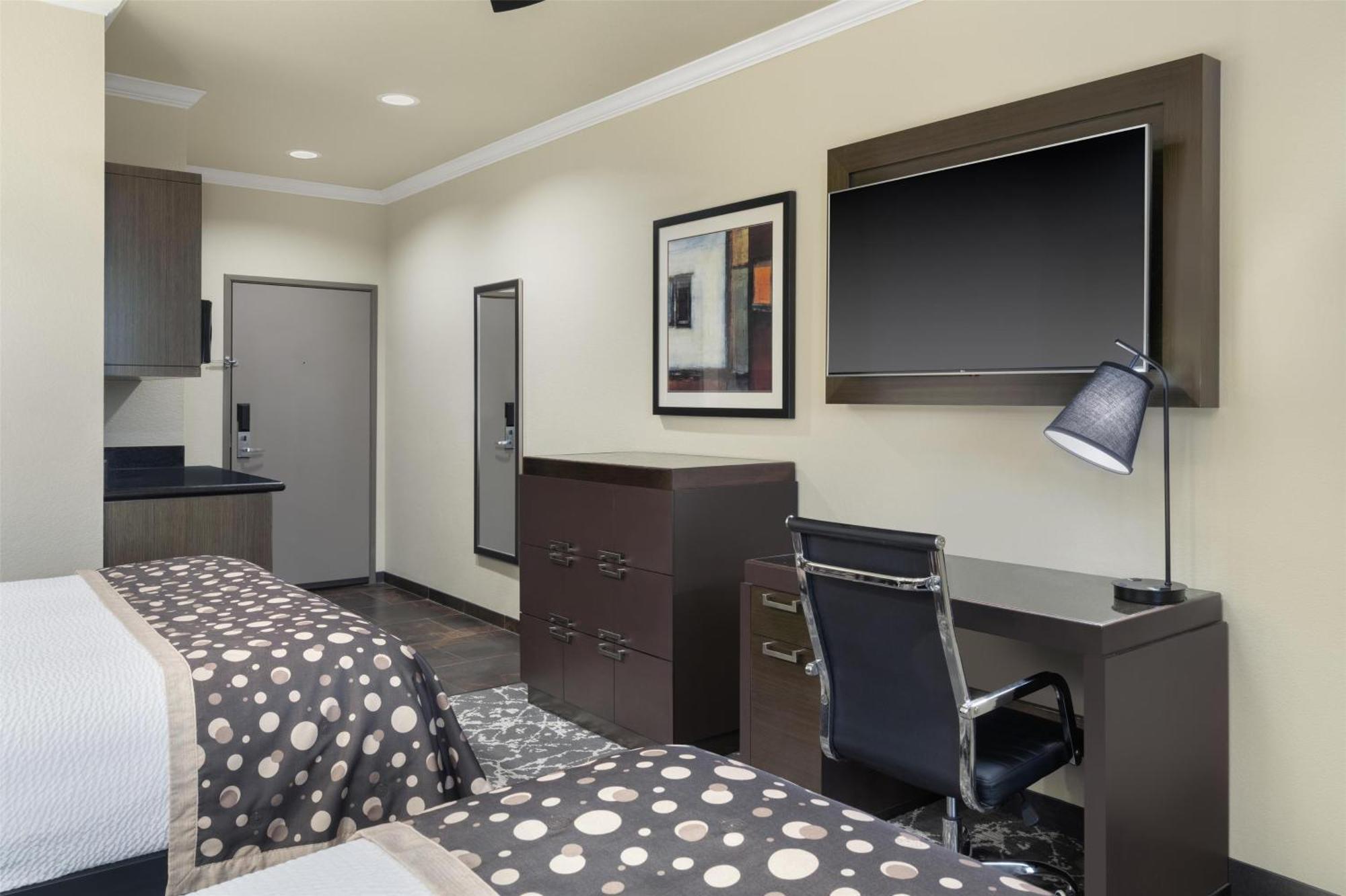 Best Western Premier Crown Chase Inn & Suites Denton Bagian luar foto